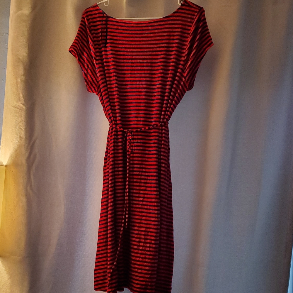 NWOT-MOTHERHOOD MATERNITY DRESS - Picture 2 of 3